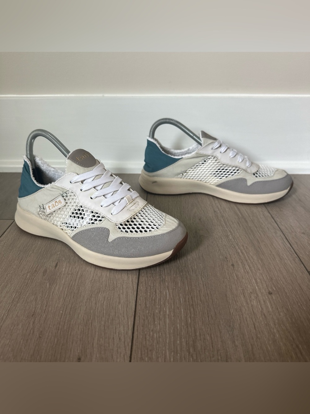 Taos Direction Shoes Sneakers Women's Size 7 Casual Comfort Athletic Lifestyle